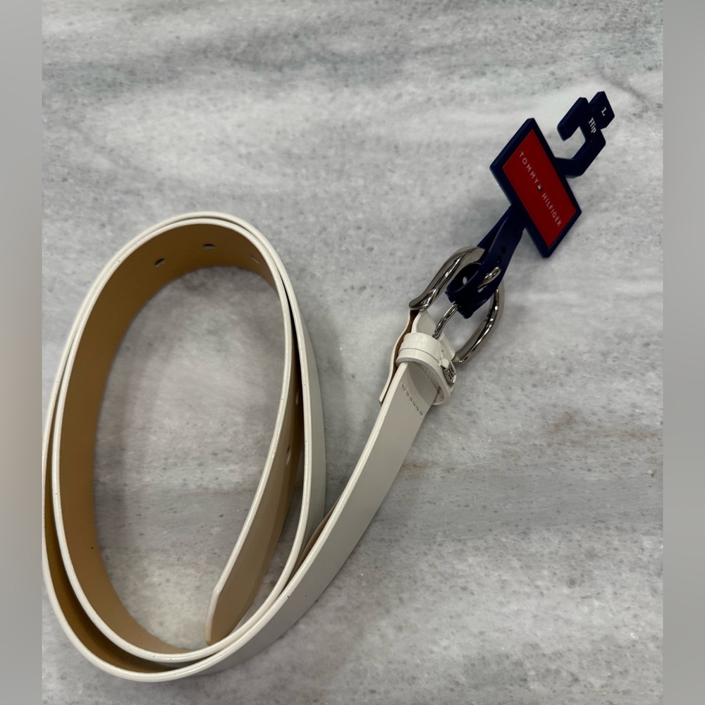 NWT Tommy Hilfiger White Leather Belt with Silver Buckle size L